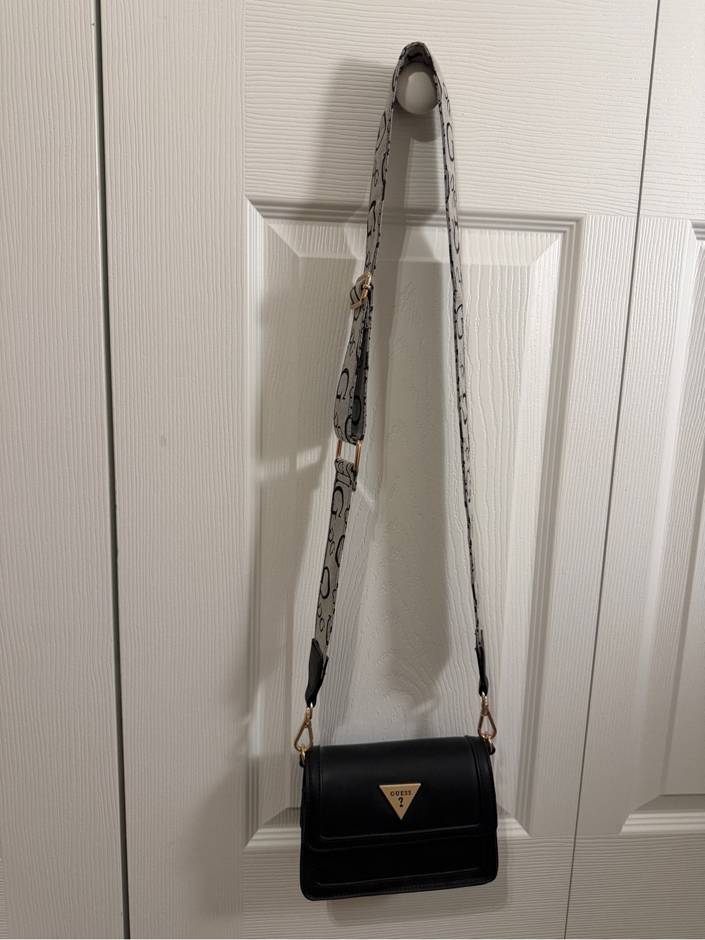 GUESS Black Crossbody Bag with Logo Patch and Printed Strap
